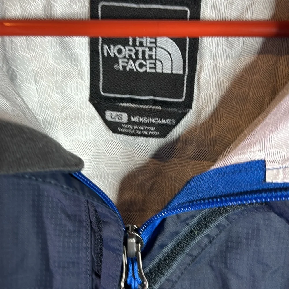 The North Face Men's Blue and Black Jacket size large - Picture 9 of 9